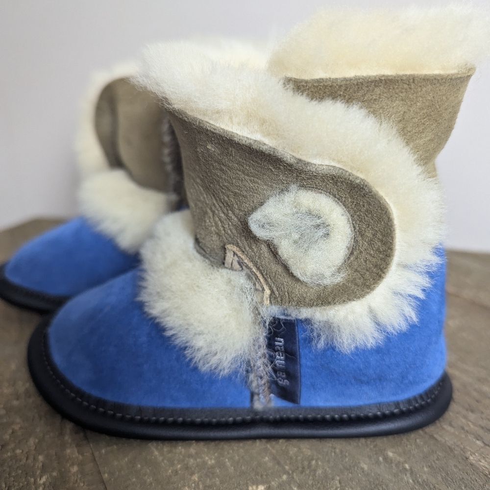 Garneau Reversed sheepskin toddler booties